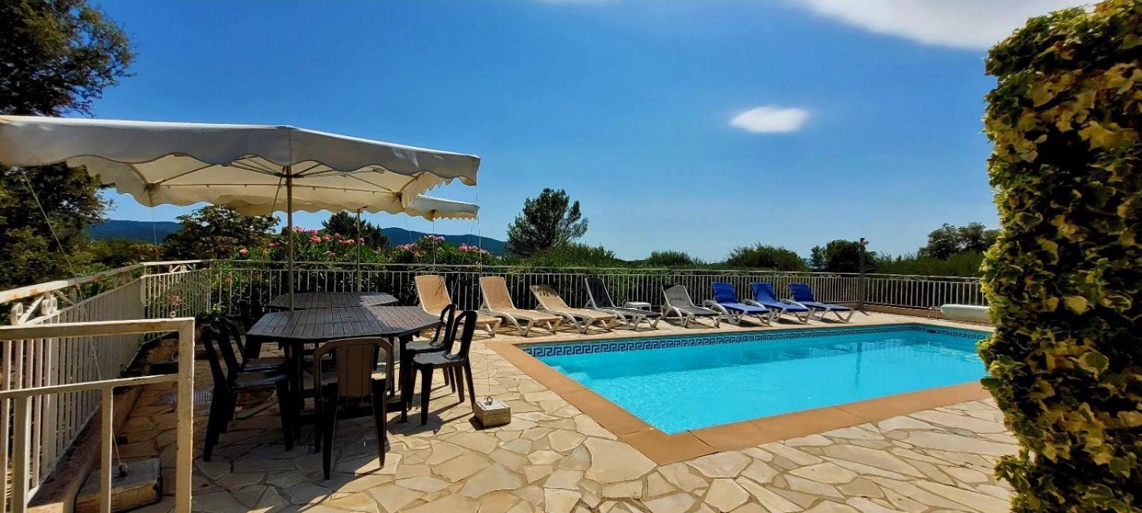 Au Petit Bonheur Villa Carnoules  Eksteriør bilde
