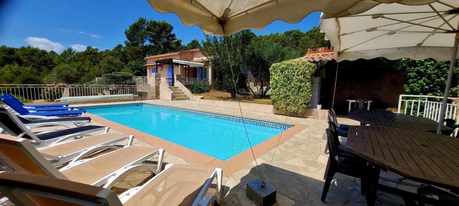Au Petit Bonheur Villa Carnoules  Eksteriør bilde